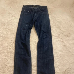 Lee jeans  - Super snygga jeans från lee, storlek W28 L34. Säljer då de är lite för stora för mig 💕köpta från Vinted (lånade bilder) 💕