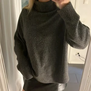 polotröja - jätte mysig polotröja från oysho💕💕lite nopprig