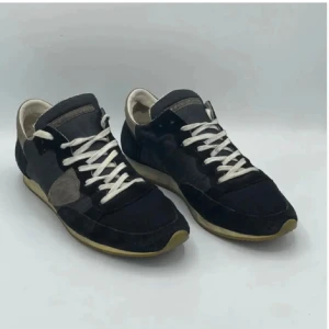 Philippe modells - Philippe model trainers i storlek 41 väldigt feta Pris är ej hugget i sten