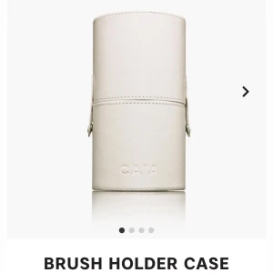 Caia borst hållare  - Säljer den här fast i rosa fick den för ett tag sen och har använt den Max 1 gång när jag var utomlands💕Som nyskick, Nypris 325kr