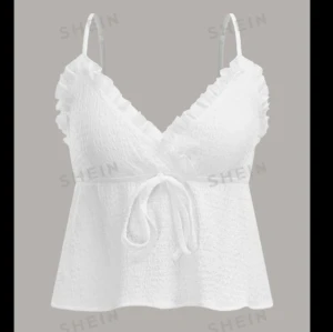 vit blus🤍 - aldrig använd, så den är bra skick🥰