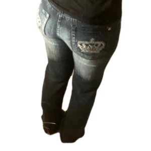 Victoria Beckham Jeans👑💕 - Säljer dessa fina lågmidjade Victoria Beckham jeans då de inte riktigt kommer till användning längre. Detta är strl S/Xs💗