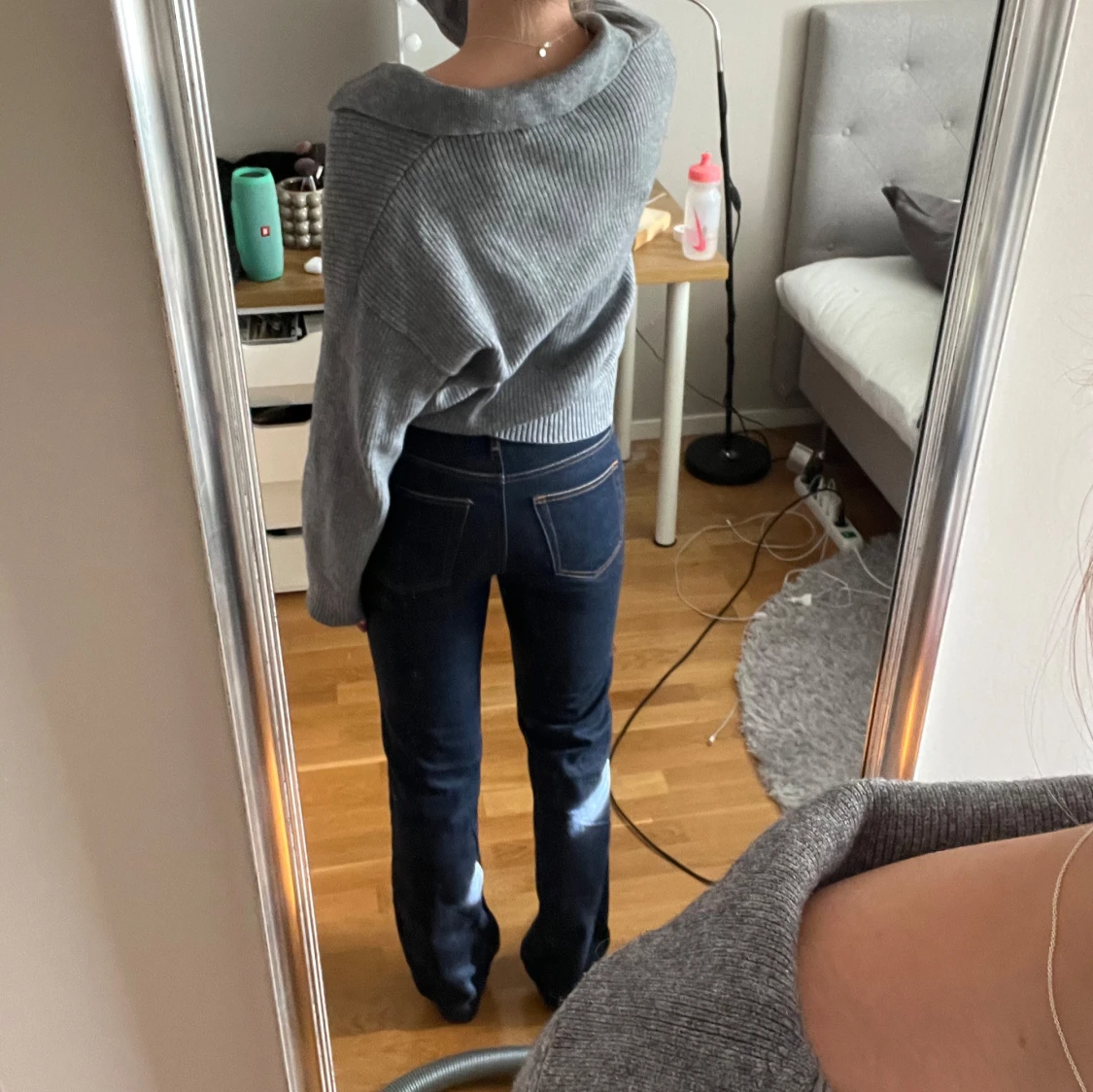 Weekday Jeans mörkblå storlek 26/32 - 90