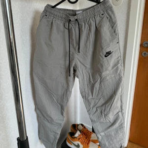 Nike byxor  - Använt 1 gång  Skick 10/10