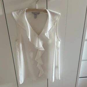 Jätte fin blus - Vit blus från Lindex i storlek 32💞 Skriv för mer bilder