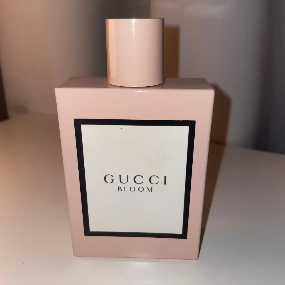 Gucci parfym 100ml, nästan helt oanvänd🩷. Parfym.