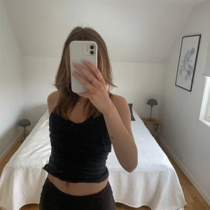 Linne / topp  - Svart festtopp topp från HM 🤩 36 / s  