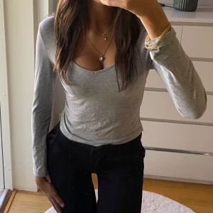 Grå tröja - Grå långärmad tröja basic men populär sitter fint