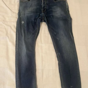 Taylor Tweed Jeans - Säljer mina Taylor tweed jeans. Jeansen är i toppskick och i storlek 33. Mitt pris 500kr