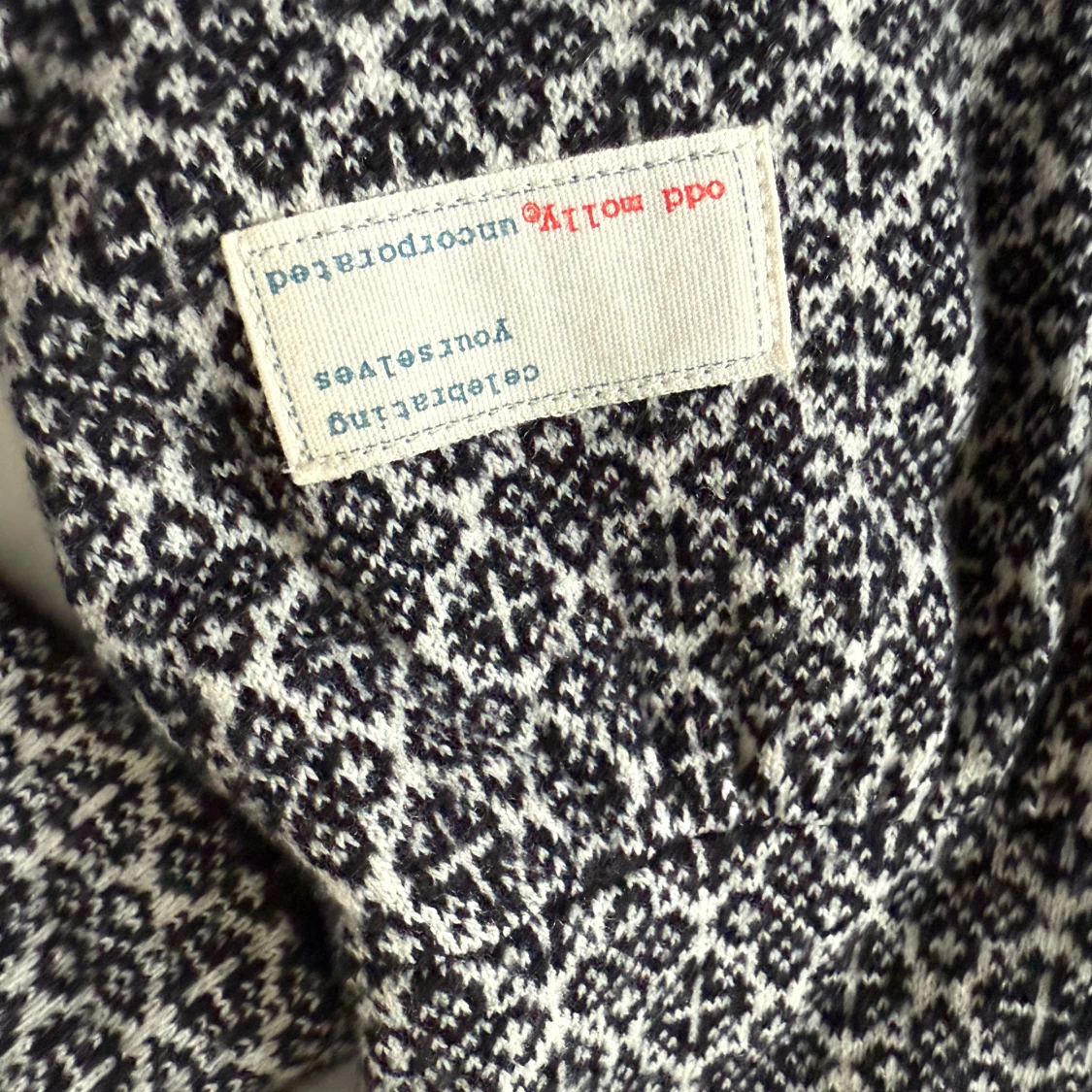 Svart mönstrad kofta från Odd Molly - 2