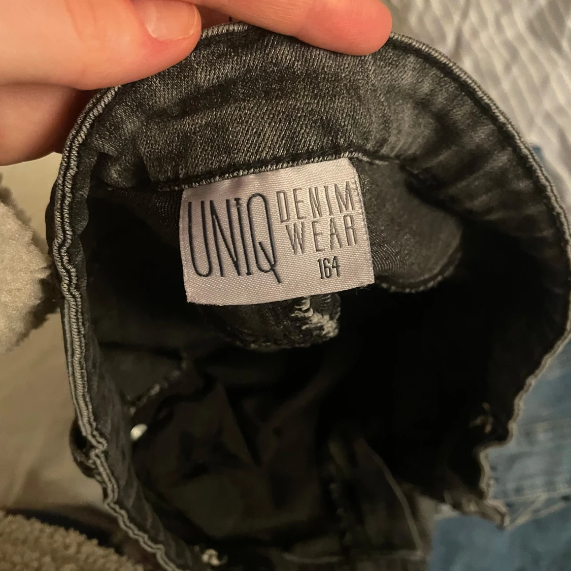 säljer utsvängda jeans - 3