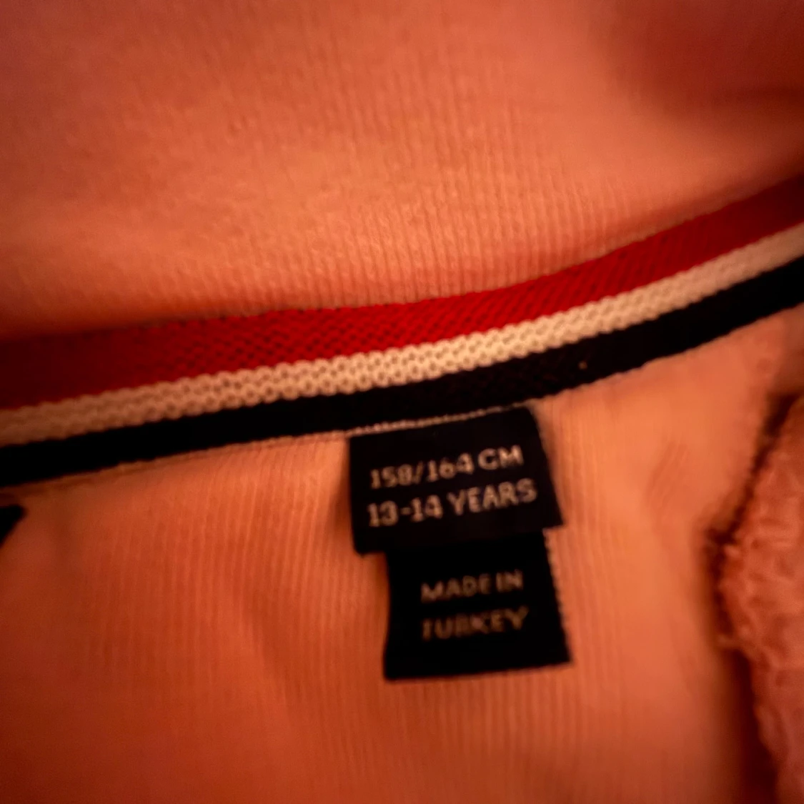 Rosa hoodie från GANT - 1