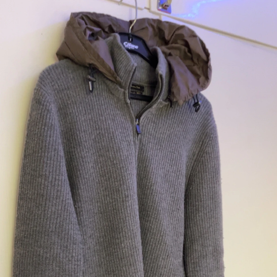 Grå Massimo Dutti cardigan  - 1