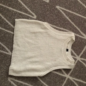 Stickat linne - Stickat linne från H&M i storlek S