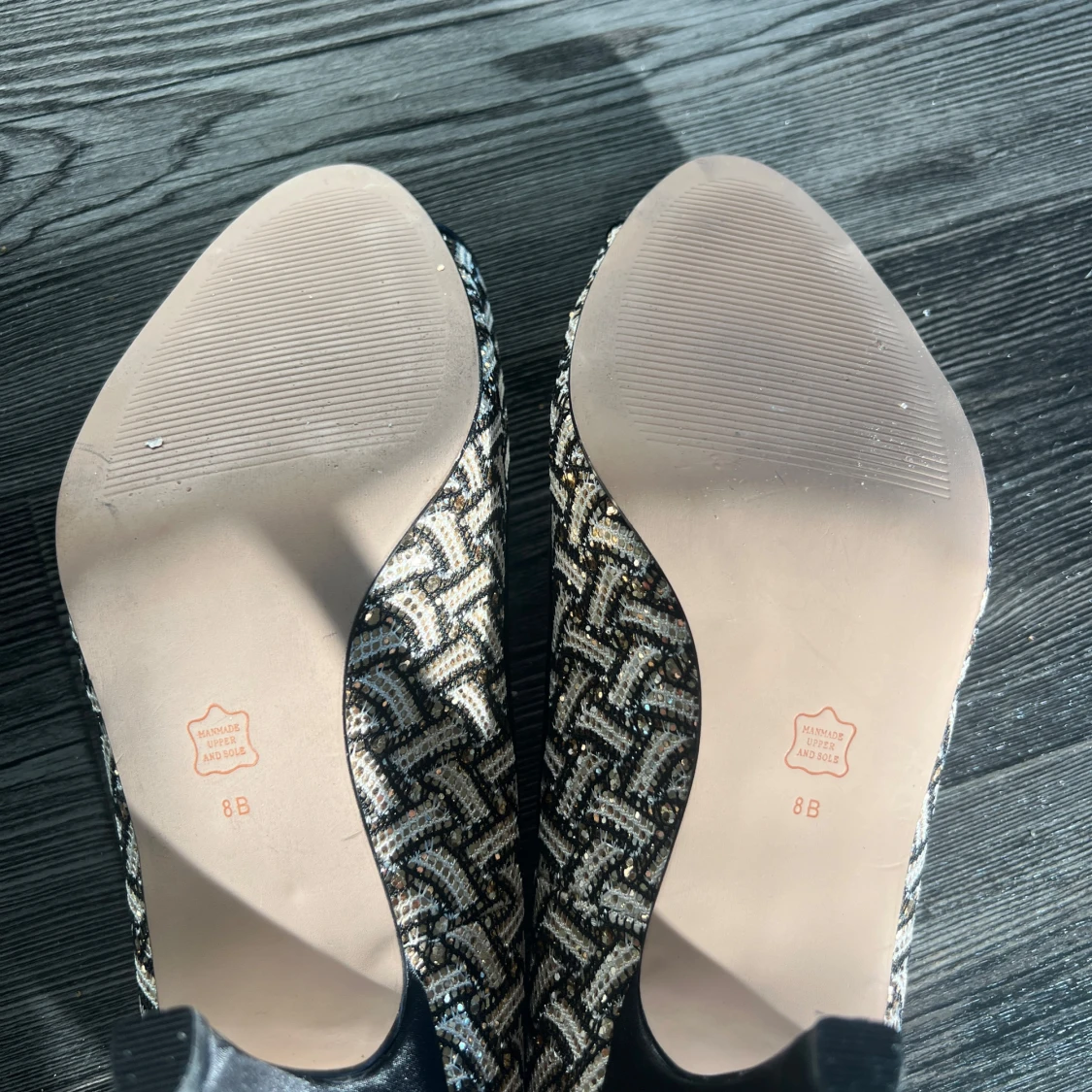 Mönstrade pumps med öppen tå - 2