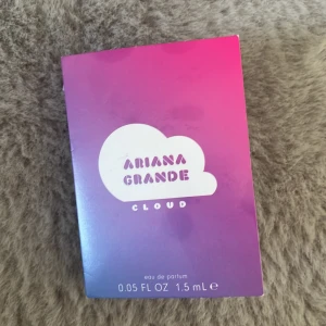 Ariana grande parfym - Använt en gång