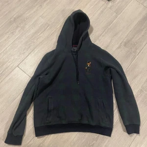 Harckett london hoodie - harckett london tröja i bra skick, få täcken på användning 