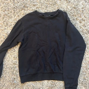 sweatshirt  - jätte fin tröja som passar till alla tillfällen! 
