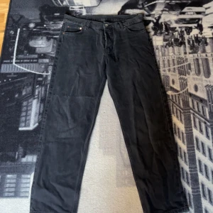 SWEET SKTBS - Säljer ett par SWEET SKTBS Jeans som inte jag använder längre som är i väldigt fint skick!