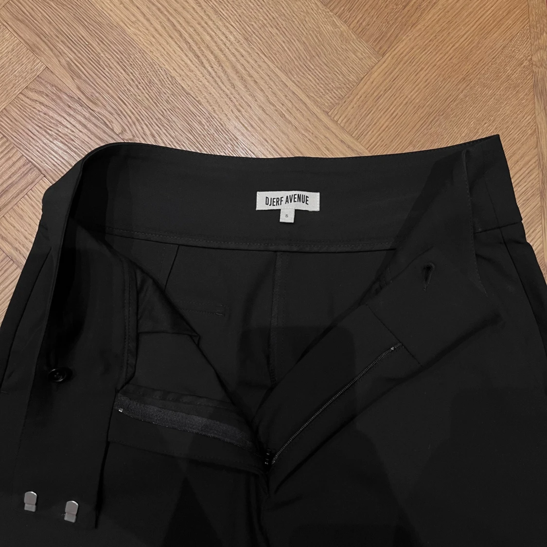 Djerf Avenue Day-to-day pants - 92