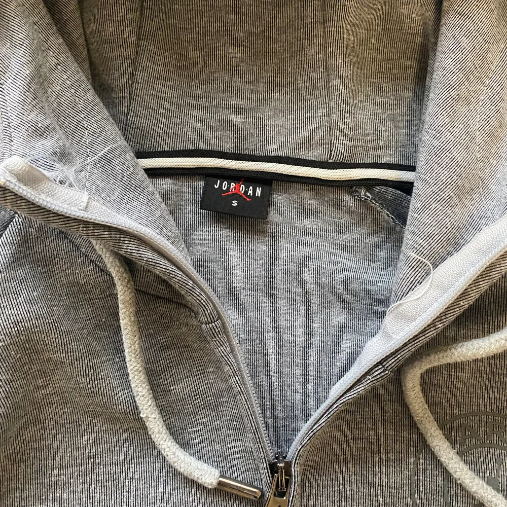 Säljer min Psg Jordan hoddie.              Ganska bra skick!. Hoodies.