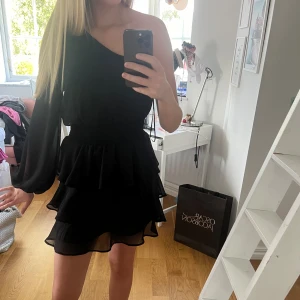 Svart klänning - Jättefin klänning🩷