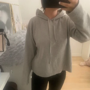 Stickad hoodie - super fin som inte används längre💗