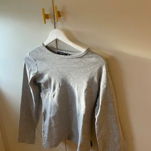 Grå tröja - Snygg grå tröja!!💖💖