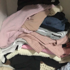 Städar skåpet - Säljer nästan alla dem här för 199 tillsammans 