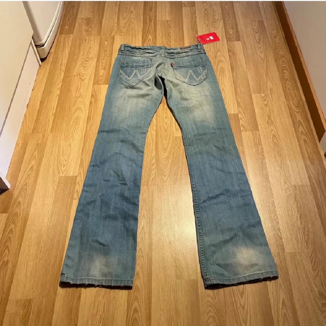 Lågmidjade utsvängda jeans!!❤️ - 91
