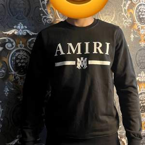 Svart tröja AMIRI  Kan fraktas och kan mötas i sthlm.  