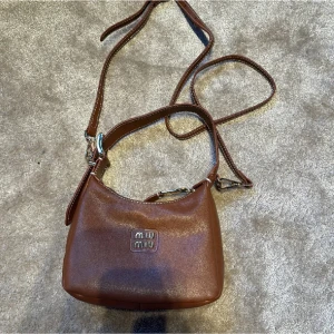 Miu miu  - Väska perfekt till sommaren 