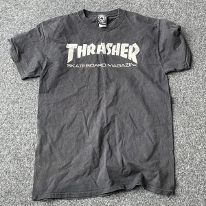 Thrasher t shirt - Välanvänt skick, köparen står för frakt och kan samfrakta 😌