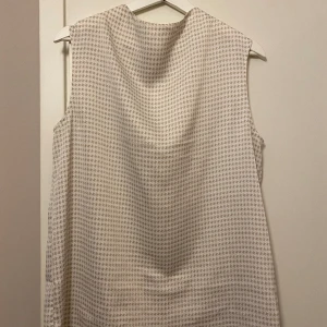 Blus - Blus i storlek 38-36