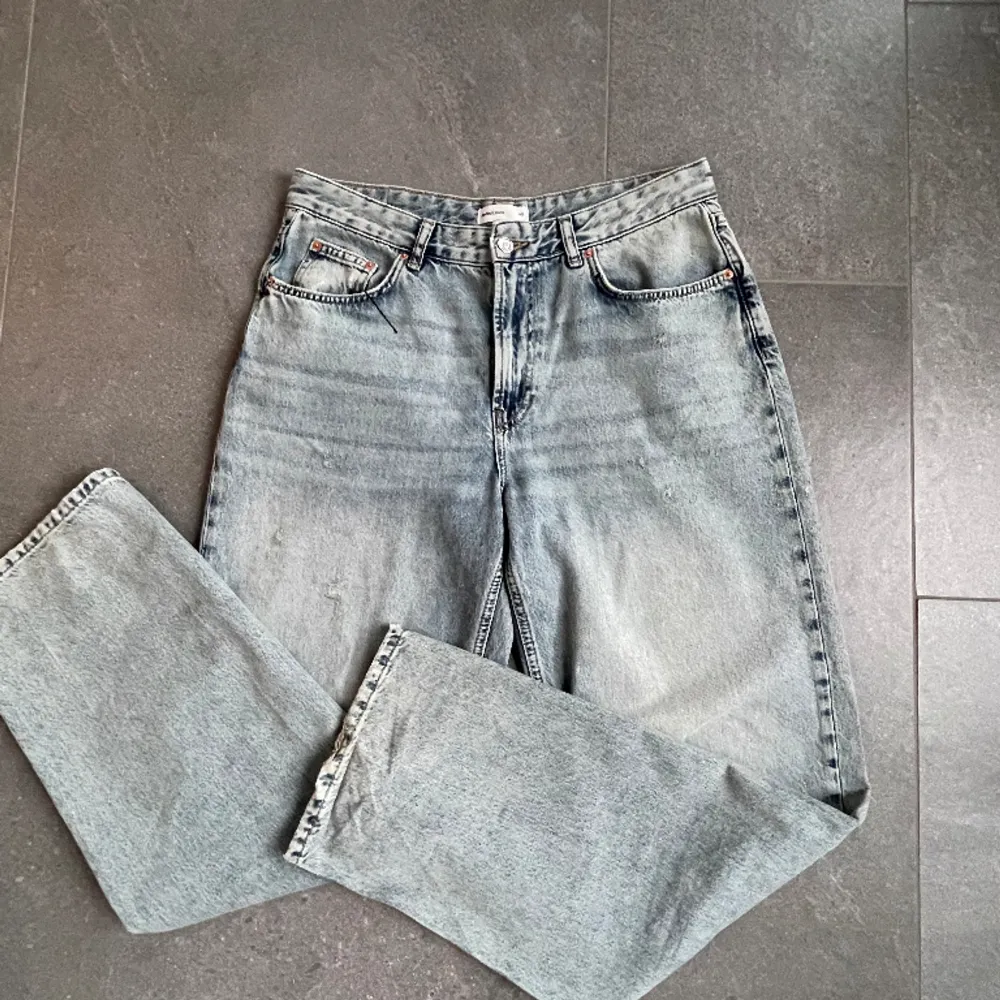 Superfina baggie jeans med medelhög midja från Gina tricot, i storlek 40. Använda bara en gång så de är i nyskick!☺️ . Jeans & Byxor.