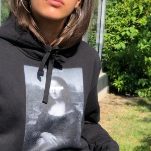 THE COOL ELEPHANT huvtröja  - Säljer min populär hoddie från The cool elephant! 💖 Nypris: 599 kr Mitt pris: 100 kr