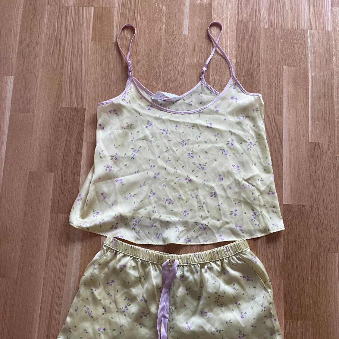 Blommigt pyjamas set - 91