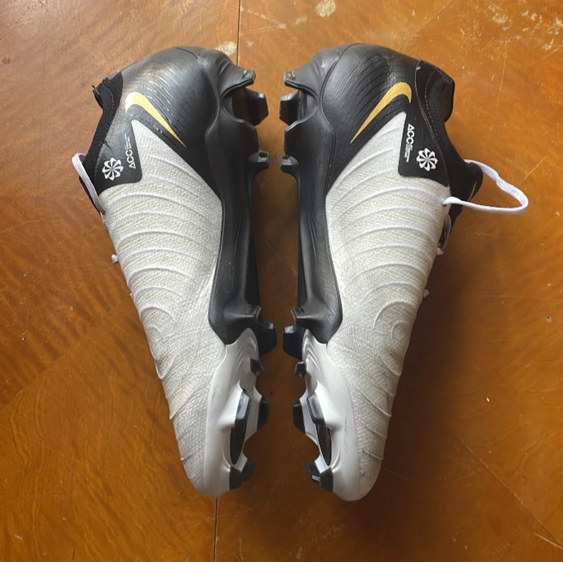 Fotbollsskor: Nike phantom GX 2 PRO FG  - 91