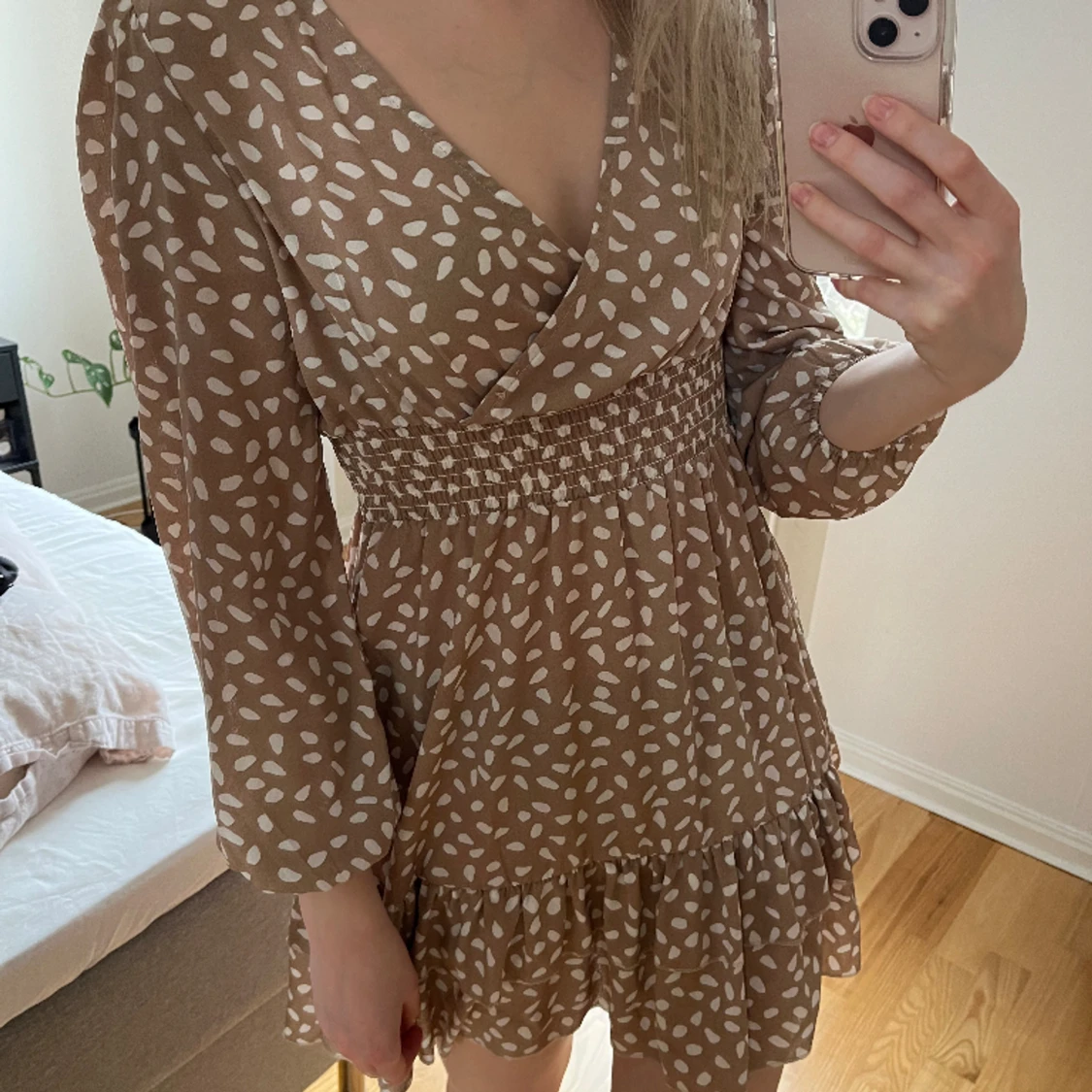 Prickig klänning - 90