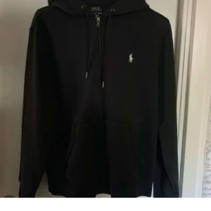 Kofta polo svart  - Använd 2 gånger men den e så klart äkta 