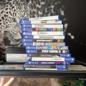 Olika ps4 spel  - Olika spel jag säljer som inte jag spelar längre