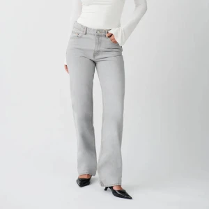 Jeans  - Säljer mina snygga jeans från Gina tonic som jag inte använder längre❤️ Passar mig perfekt som är 167cm❤️❤️