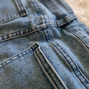 Utsvängda jeans XS - Utsvängda jeans i storleken xs i ett ganska bra skick använda ett par gånger 