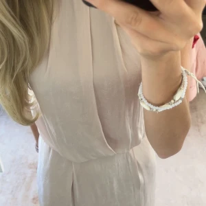 Klänning  - Sommrig ljusrosa klänning som passa perfekt till balen eller bara en vanlig sommardag❤️ aldrig använd💕