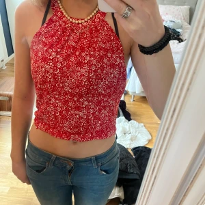 Söt topp - Jätte söt topp med öppen rygg 💗