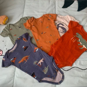 Pojke 74 storlek  - Styck 25 kr eller allt för 250 kr! 