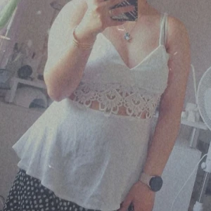 Linne  - Storlek S Urringad och juterbara band  Väldigt fin till sommaren