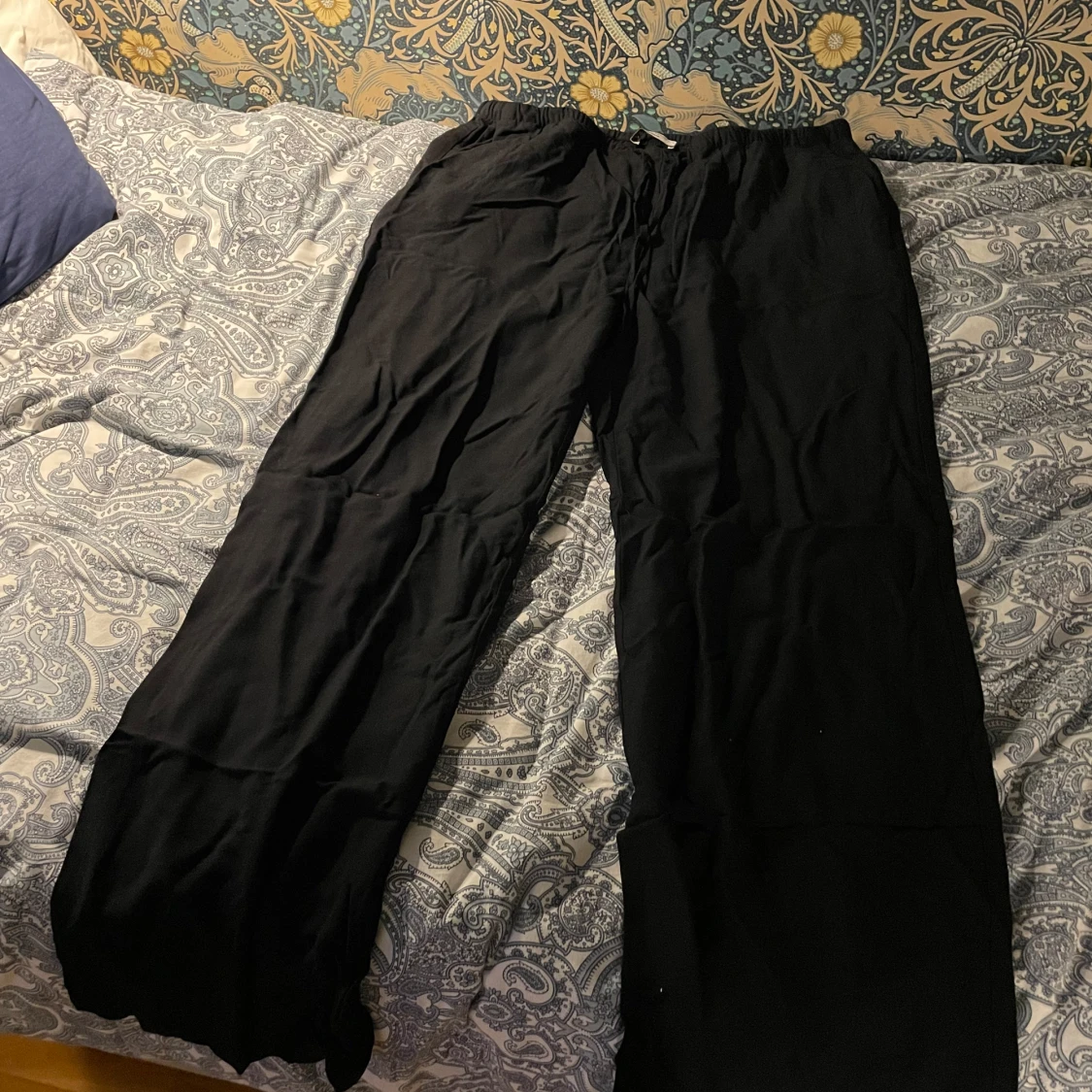 Svarta Linnebyxor  - 91