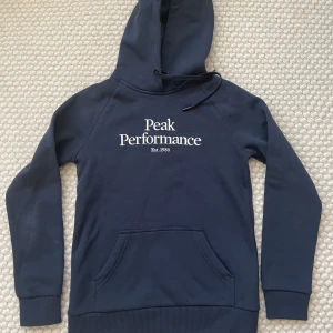 Peak Hoodie - Fin hoodie i nyskick, endast provad.