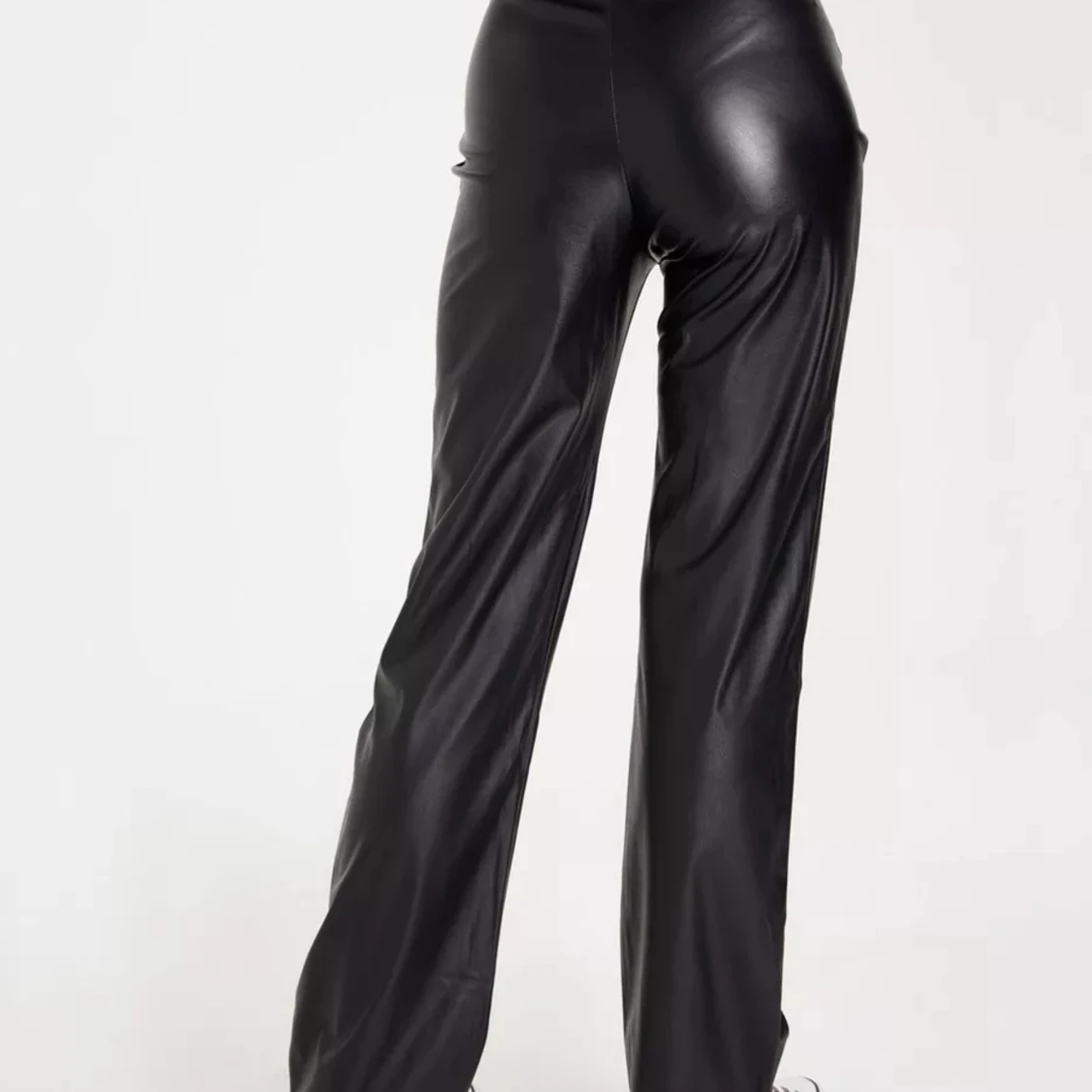 Raka byxor i fuskskinn - 90